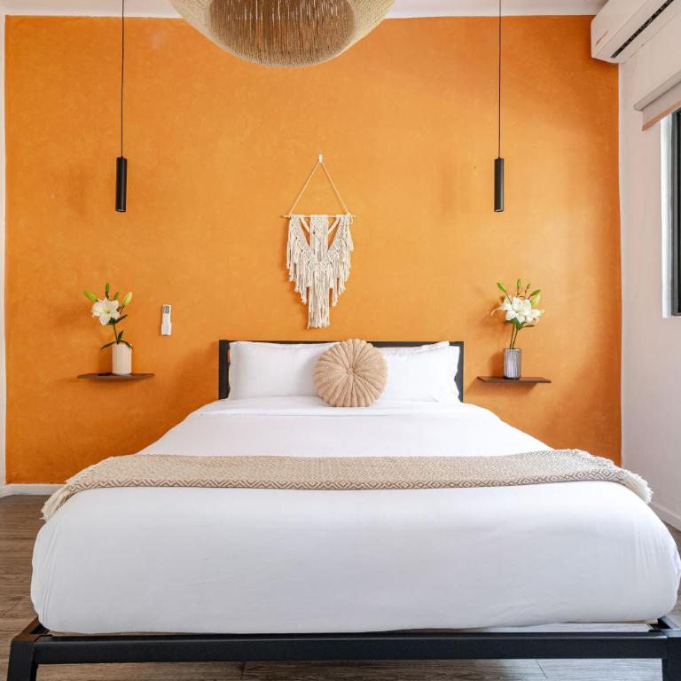 Beautiful 6 BDR Villa with AC in La Condesa - Villa - 46