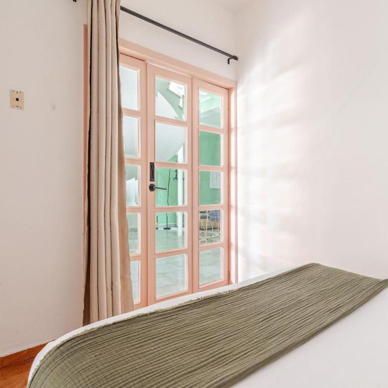 Beautiful 6 BDR Villa with AC in La Condesa - Villa - 14
