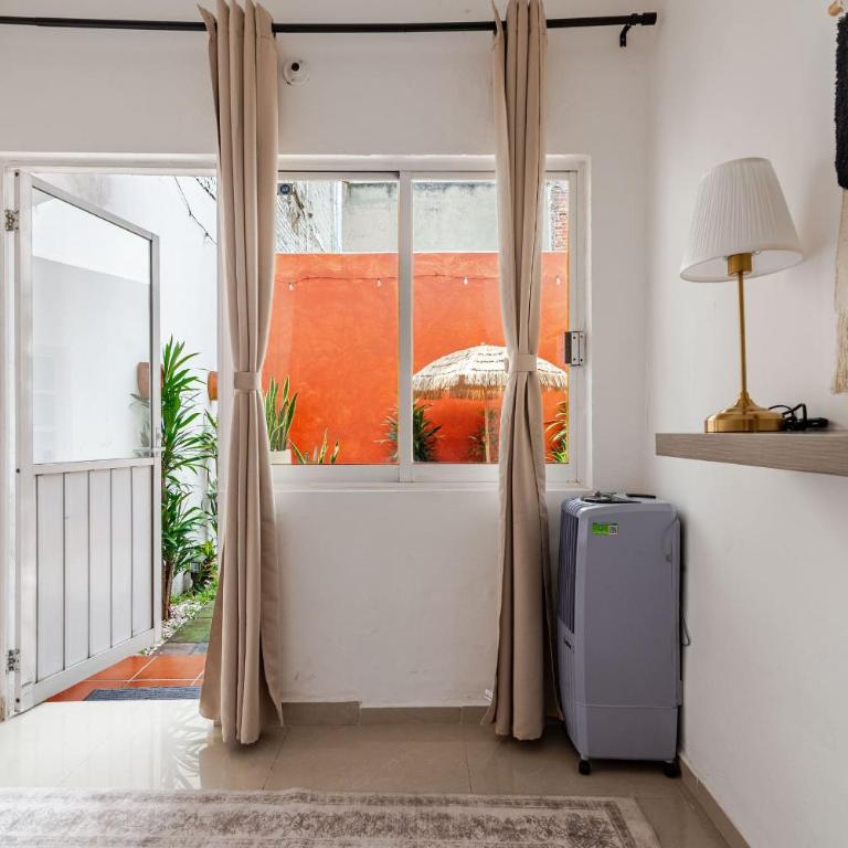 Beautiful 6 BDR Villa with AC in La Condesa - Villa - 20