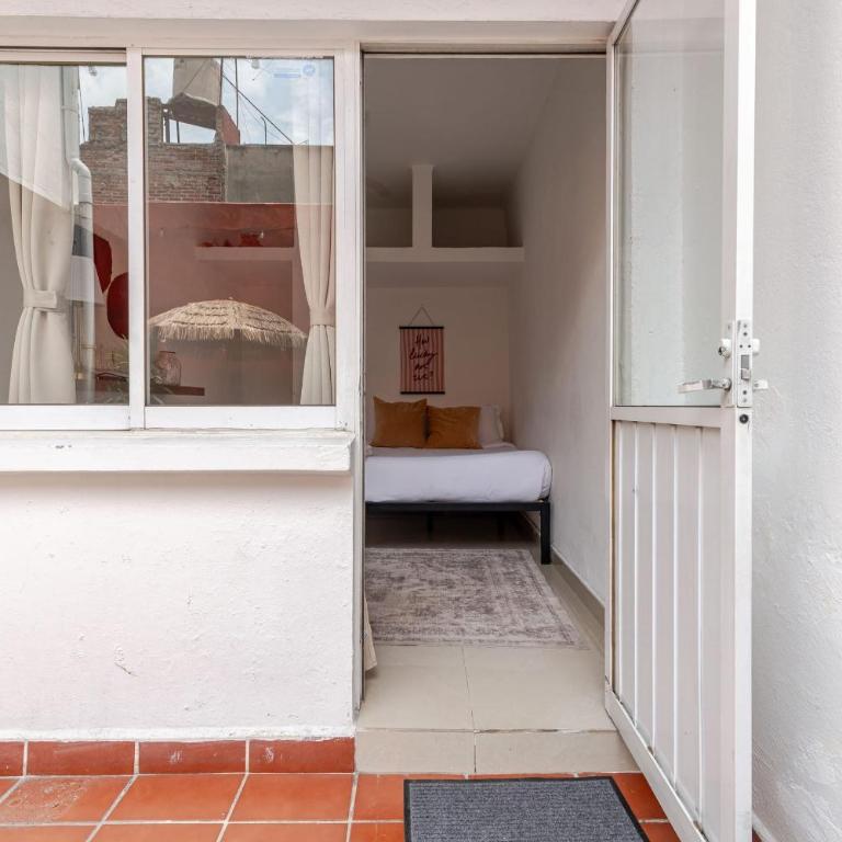 Beautiful 6 BDR Villa with AC in La Condesa - Villa - 21