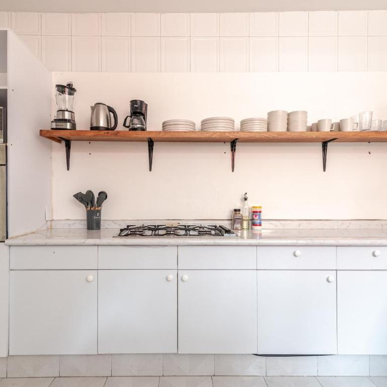 Beautiful 6 BDR Villa with AC in La Condesa - Villa - 10