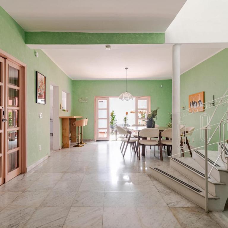Beautiful 6 BDR Villa with AC in La Condesa - Villa - 59