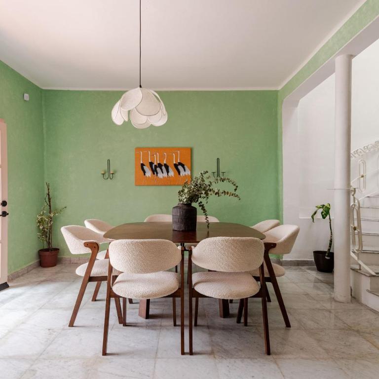 Beautiful 6 BDR Villa with AC in La Condesa - Villa - 11