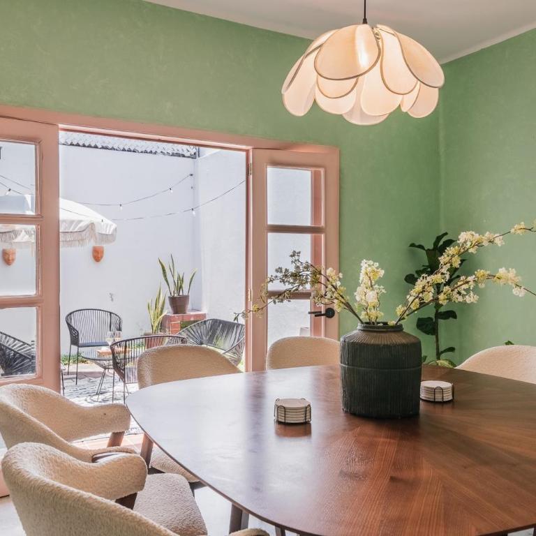 Beautiful 6 BDR Villa with AC in La Condesa - Villa - 73