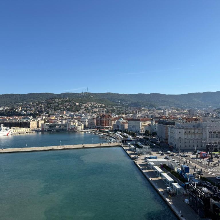 Trionfo Your Home - Piazza Unita' - Appartamento con 1 Camera da Letto - 88