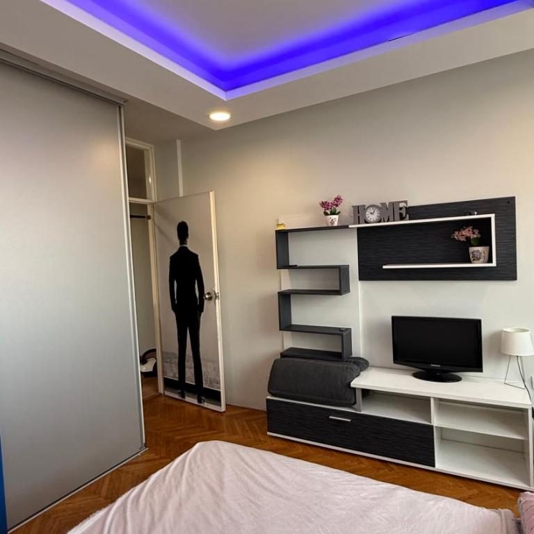 Palms Apartment - Two-Bedroom Apartment - 4