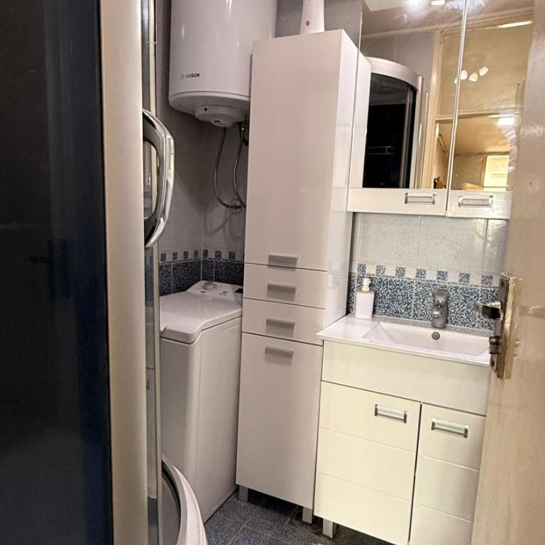 Palms Apartment - Two-Bedroom Apartment - 13