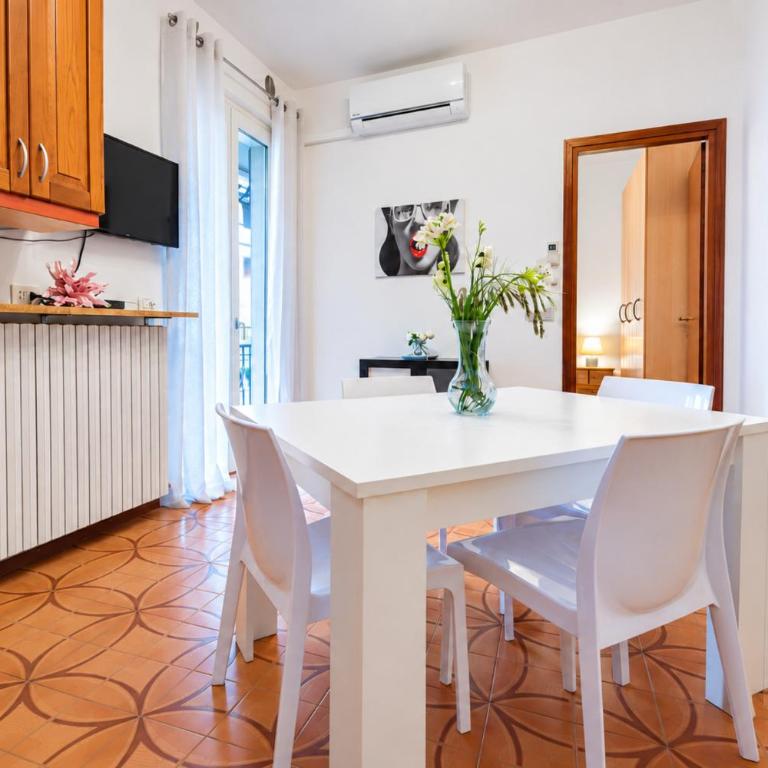 Elena Oasis Apartments - Appartamento con Balcone - 11