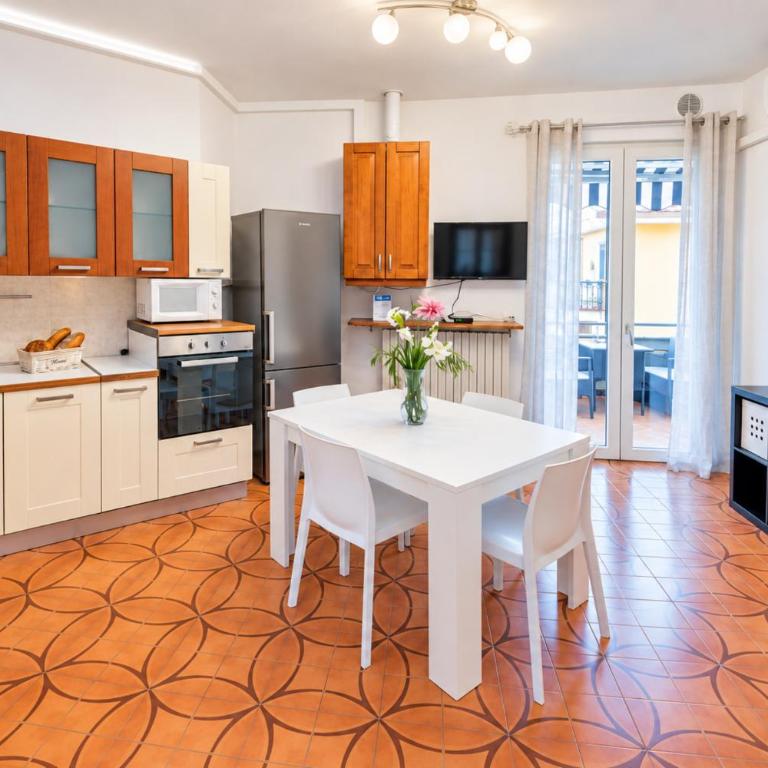 Elena Oasis Apartments - Appartamento con Balcone - 10
