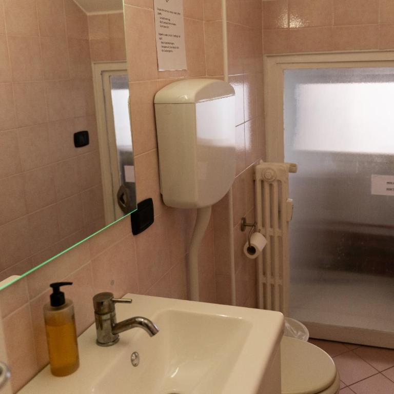 Arena Rooms - Camera Matrimoniale con Bagno in Comune - 9