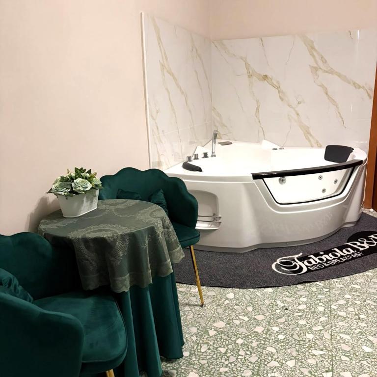 Fabiola Guest House - Camera Matrimoniale Deluxe con Balcone - 17