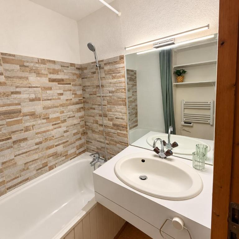 Cosy Studio - Pied des Pistes, Ski-in Ski-out - Les Arcs Peisey Vallandry - Apartment mit 1 Schlafzimmer - 4