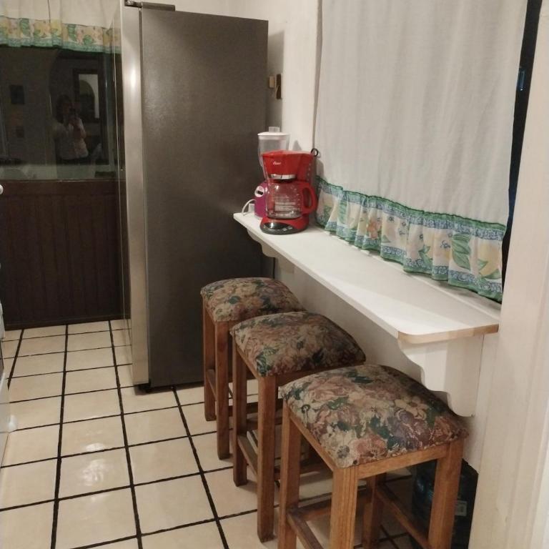Lindo depa 3 recámaras, tres baños, estacionamiento y vigilancia - Apartamento de 3 dormitorios - 28