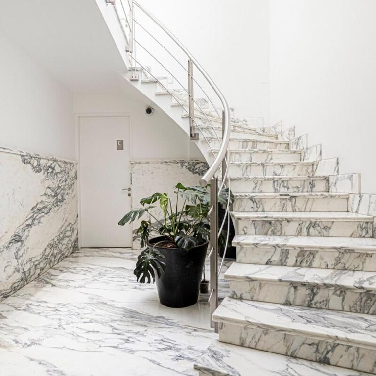 Condesa Residence Amsterdam G Elegant 1BR, 1BA Apartment Nestled on Amsterdam Avenue - Apartamento - 5