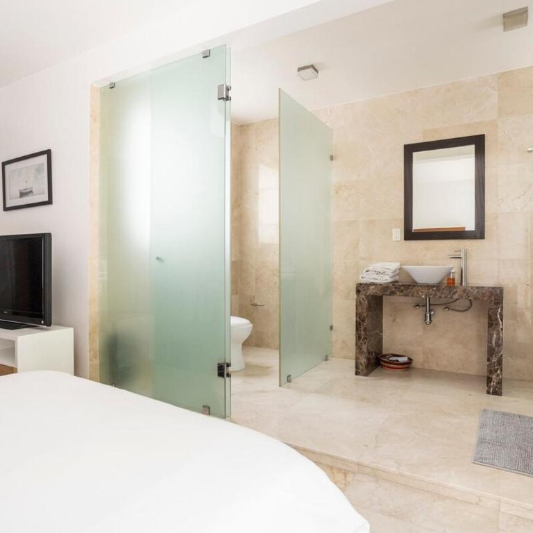 Condesa Residence Amsterdam G Elegant 1BR, 1BA Apartment Nestled on Amsterdam Avenue - Apartamento - 13