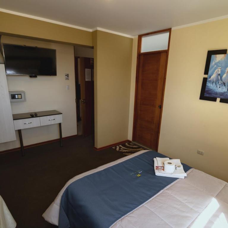 Hotel París - Double Room with Private Bathroom - 3