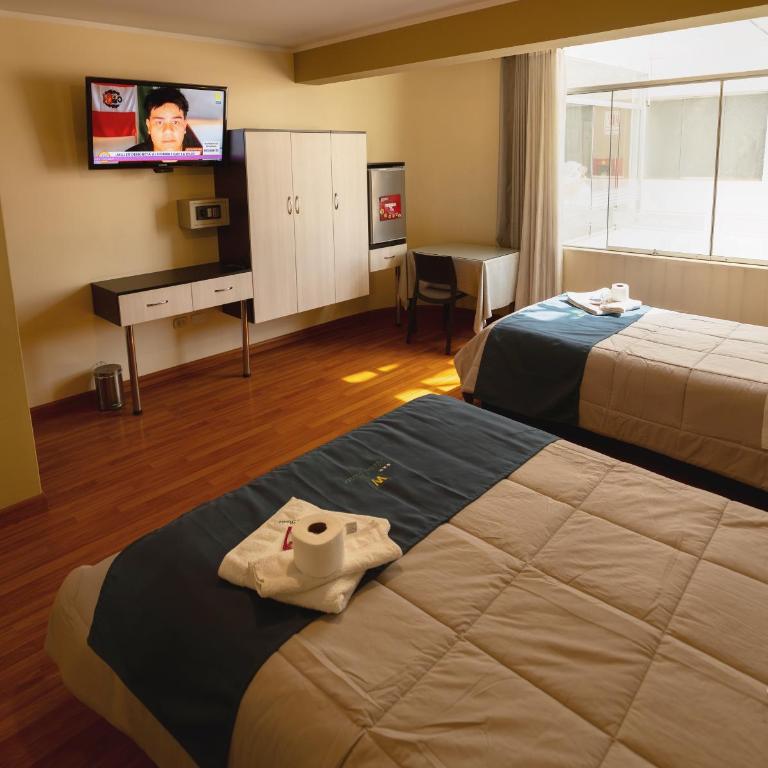 Hotel París - Double Room with Private Bathroom - 7