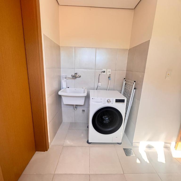 Area Paseo La Galería - 3 Bedroom Apartment - 195 m2 - Three-Bedroom Apartment - 30