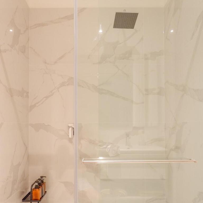Modern loft 100 steps from Bello Horizonte Beach - One-Bedroom Apartment with Balcony and Sea View - 23