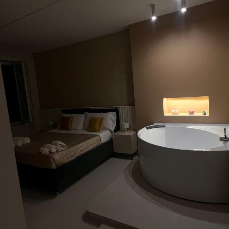 Tribunali Heritage Luxury Suites - Camera King con Vasca Idromassaggio - 3
