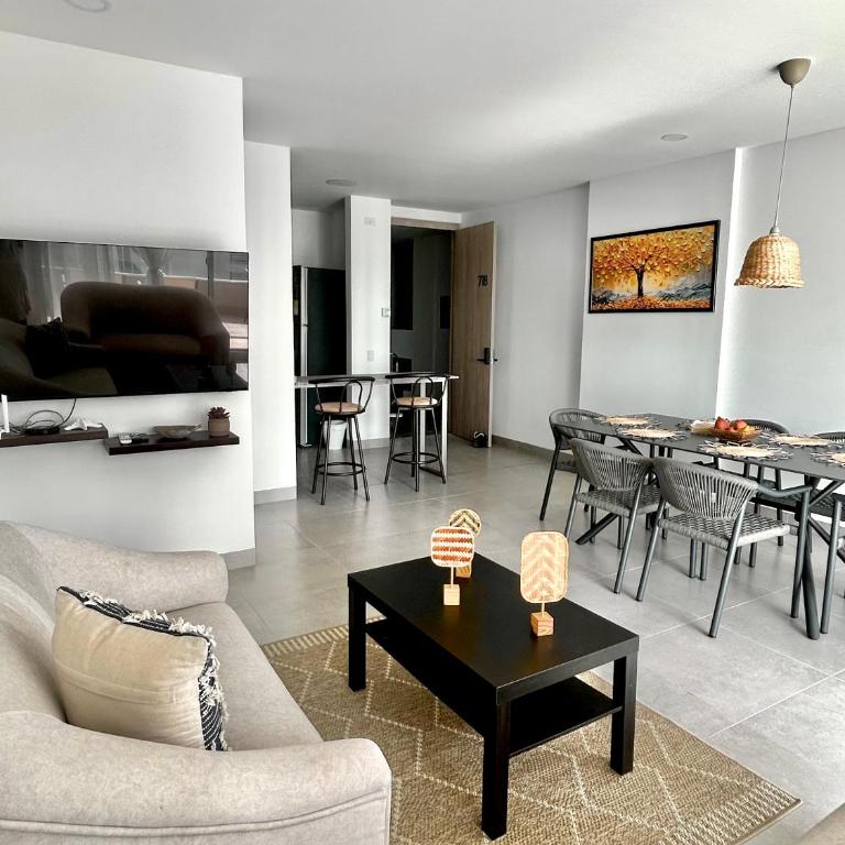 Condominio Santa Marina, Santa Marta, Frente al Mar - Three-Bedroom Apartment - 6