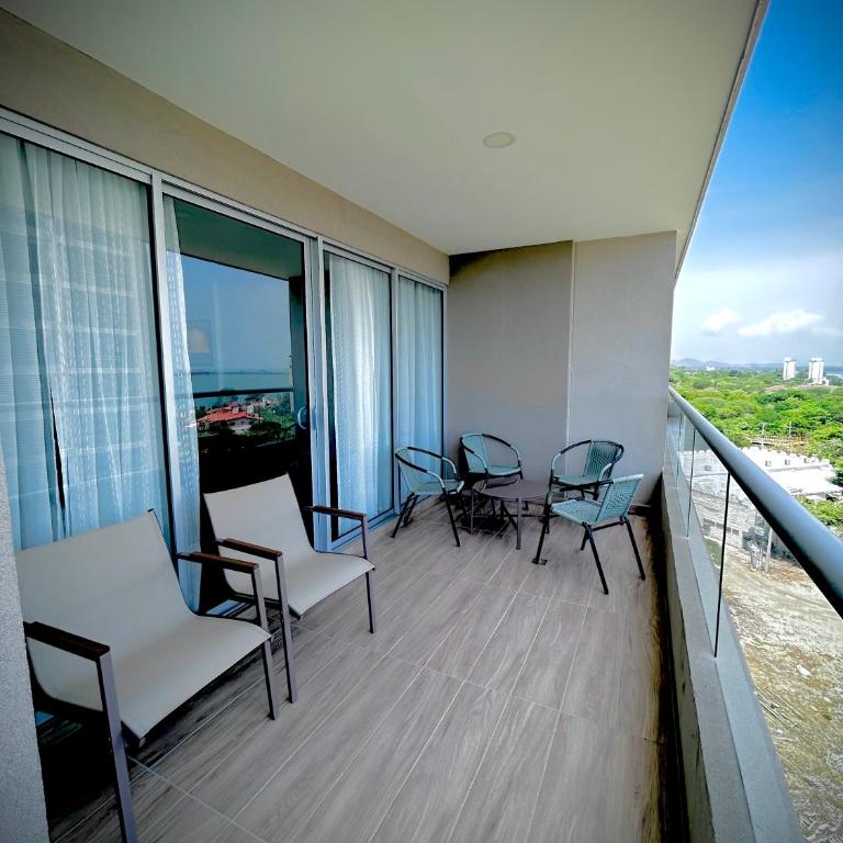 Condominio Santa Marina, Santa Marta, Frente al Mar - Three-Bedroom Apartment - 13