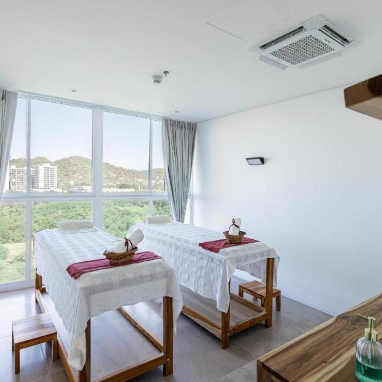 Premium Suite esquinera con jacuzzi, mar y montaña - Superior Suite with Sea View - 8