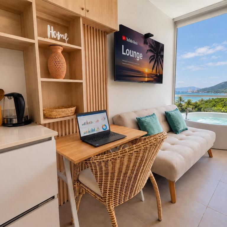 Premium Suite esquinera con jacuzzi, mar y montaña - Superior Suite with Sea View - 25