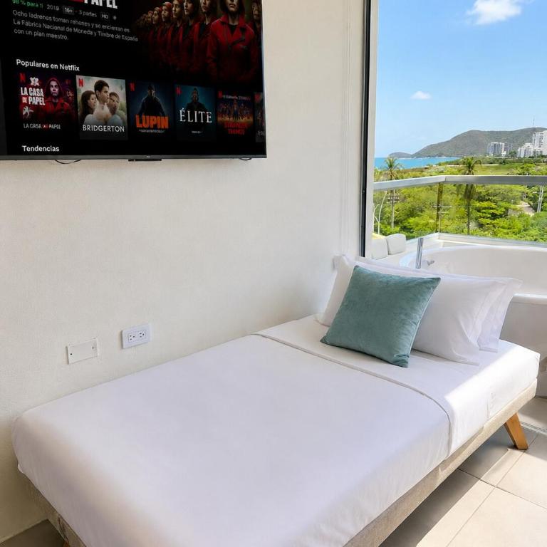 Premium Suite esquinera con jacuzzi, mar y montaña - Superior Suite with Sea View - 34