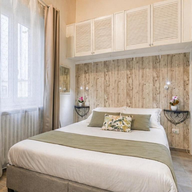 Santa Croce Home - 2BR - Private Courtyard - Two-Bedroom Apartment - 2