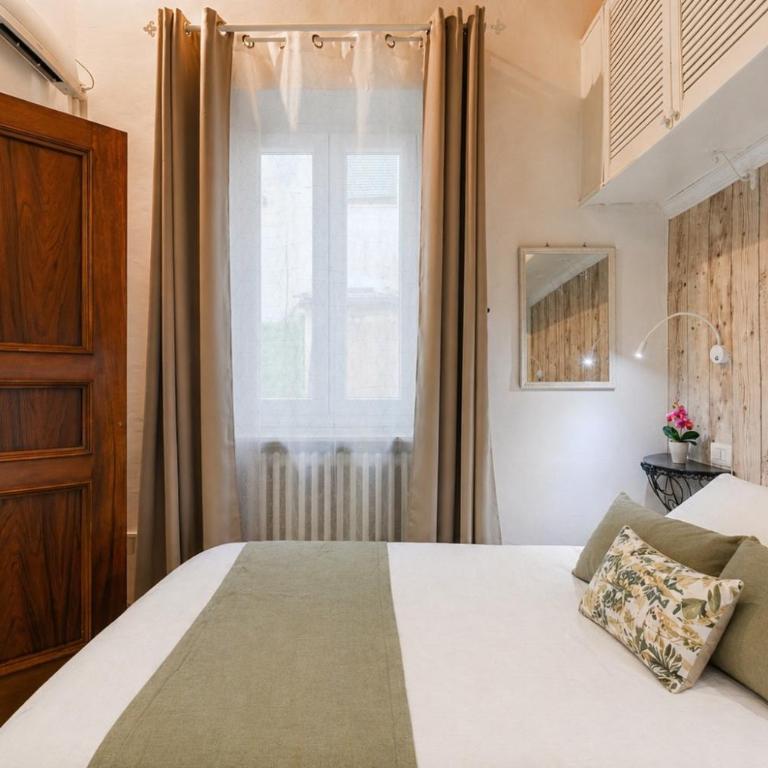 Santa Croce Home - 2BR - Private Courtyard - Two-Bedroom Apartment - 21