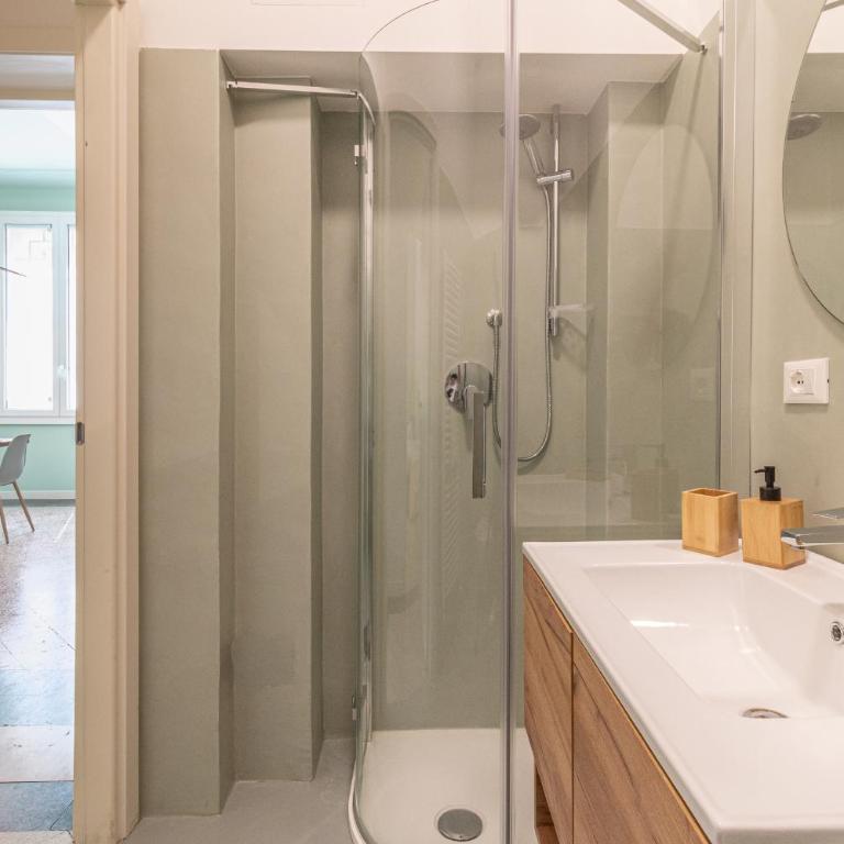 Spacious 7-Guest Apartment In Central Bologna - Appartamento con 3 Camere da Letto - 10
