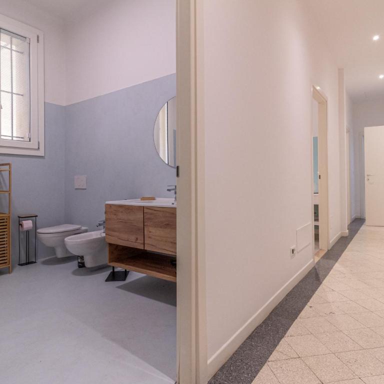Spacious 7-Guest Apartment In Central Bologna - Appartamento con 3 Camere da Letto - 14