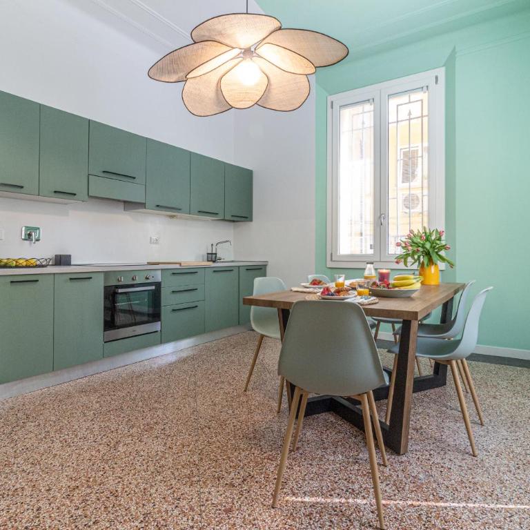 Spacious 7-Guest Apartment In Central Bologna - Appartamento con 3 Camere da Letto - 2