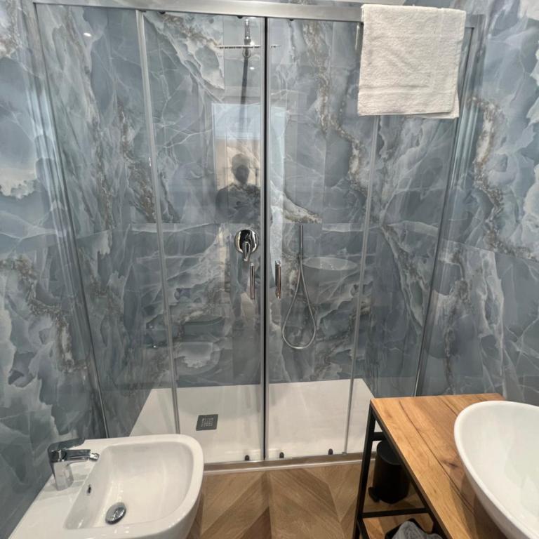 Nika Partenope Rooms - Camera Matrimoniale con Bagno Privato - 6
