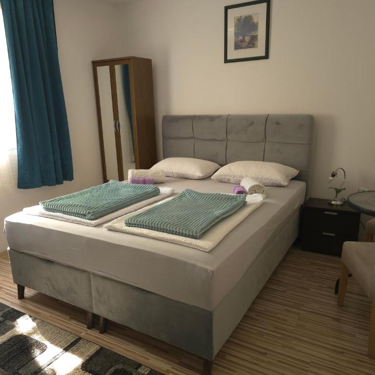 Guest House Nana - Chambre Triple avec Salle de Bains Privative - 3
