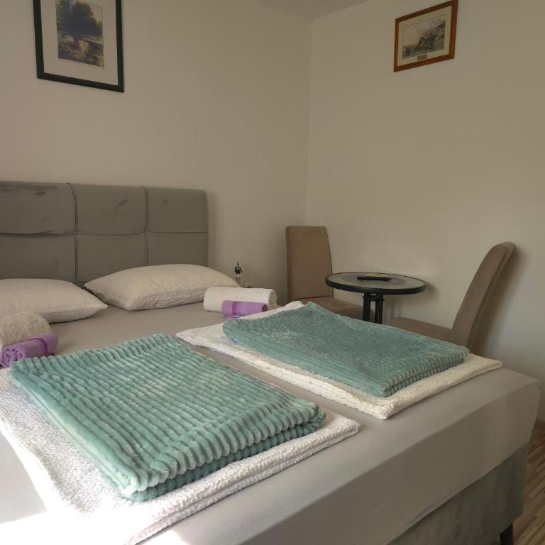 Guest House Nana - Chambre Triple avec Salle de Bains Privative - 5