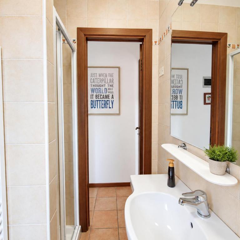 Last Minute Booking - Appartamento con Vista Montagna - 8
