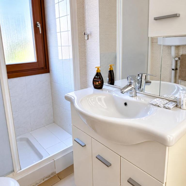 Last Minute Booking - Appartamento con 2 Camere da Letto - 9