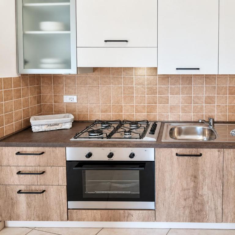 Stay with us - BookingPeschiera - Apartment with View and Balcony - 2