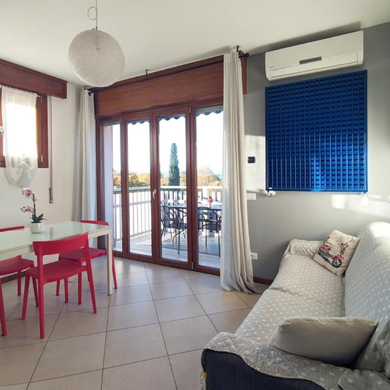 Stay with us - BookingPeschiera - Two-Bedroom Apartment with Balcony - 10