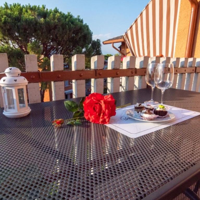 Stay with us - BookingPeschiera - Two-Bedroom Apartment with Balcony - 3
