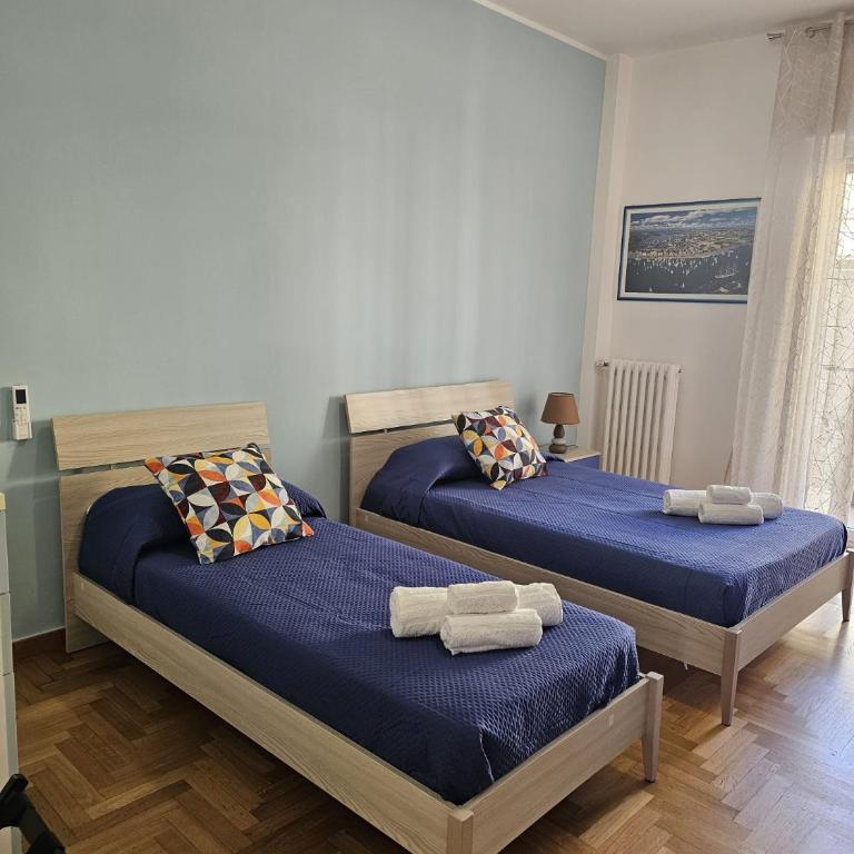 Rosy House - Appartamento con 2 Camere da Letto, Balcone e Terrazza - 8