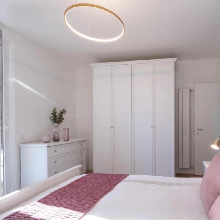 residence Como,Suite diamond 3, free private parking - One-Bedroom Apartment - 2