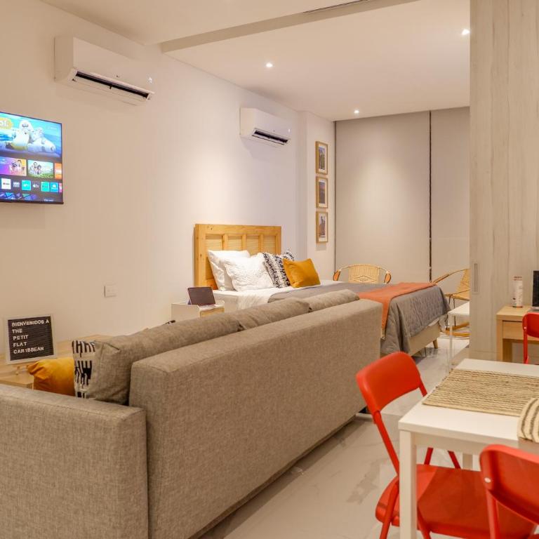 Modern loft 100 steps from Bello Horizonte Beach - One-Bedroom Apartment with Balcony and Sea View - 21
