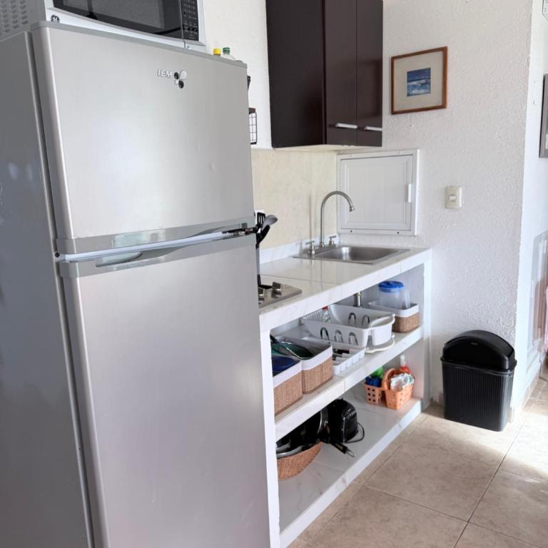 Beachfront 1BR Beach & Pool Lagoon Sunset View Hotel Zone - One-Bedroom Apartment - 20