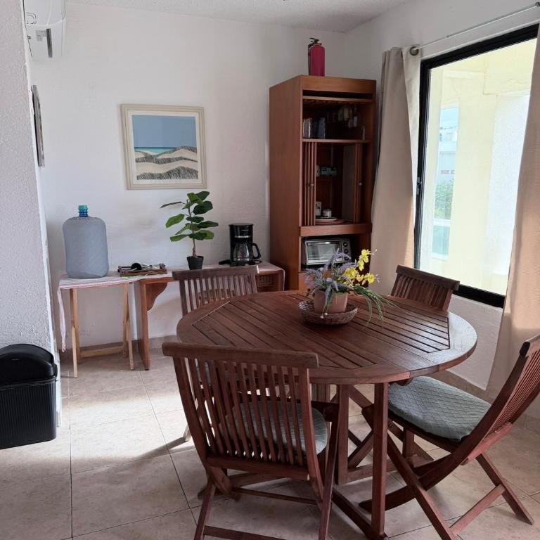 Beachfront 1BR Beach & Pool Lagoon Sunset View Hotel Zone - One-Bedroom Apartment - 22