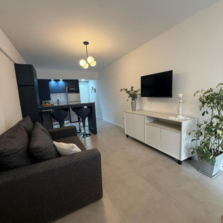 Departamento en Mar del Plata con cochera incluida - Estudio con cama extragrande y sofá cama - 14