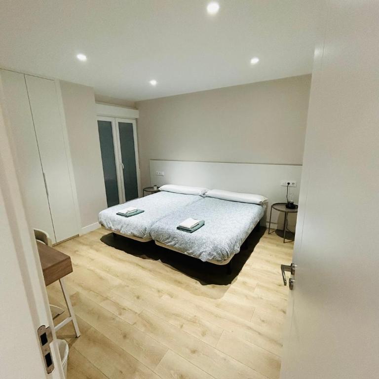 Pensión La Castellana - Habitación Doble con baño privado - 10