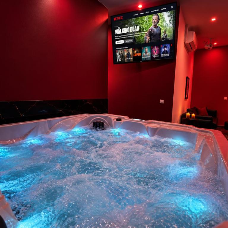 Eaux Spa Rive Droite - Zimmer mit Queensize-Bett und Whirlpool-Badewanne - 1